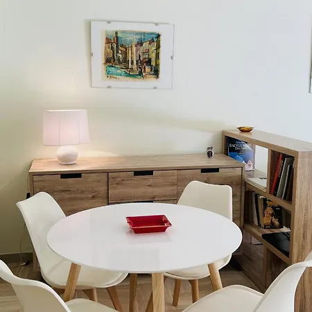 Gray D'albion Rou503 Apartman *
